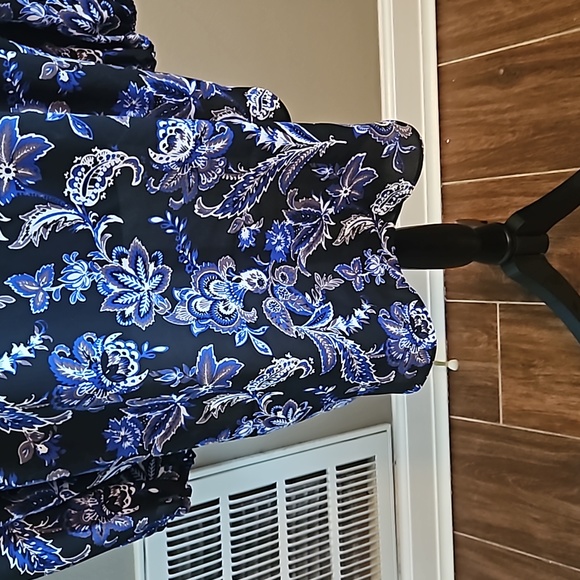 Short front, long back Shirt. - Picture 8 of 14